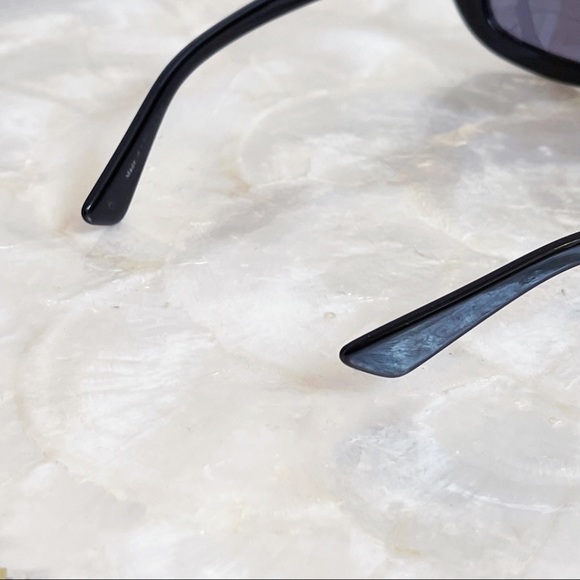 Ann Taylor Classic Black Rectangle Sunglasses with Case - Picture 13 of 15